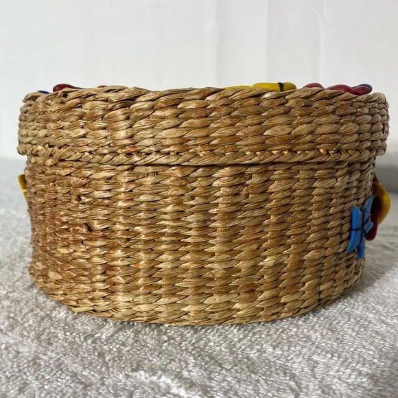 Vintage “Sarah’s Stuff” Decorated Small Round Basket With Lid - Picture 4 of 12